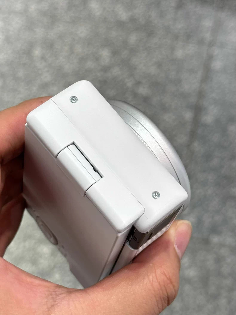 Sony ZV-1 20.1MP Vlog Camera - Near Mint Condition w/ Charger English White