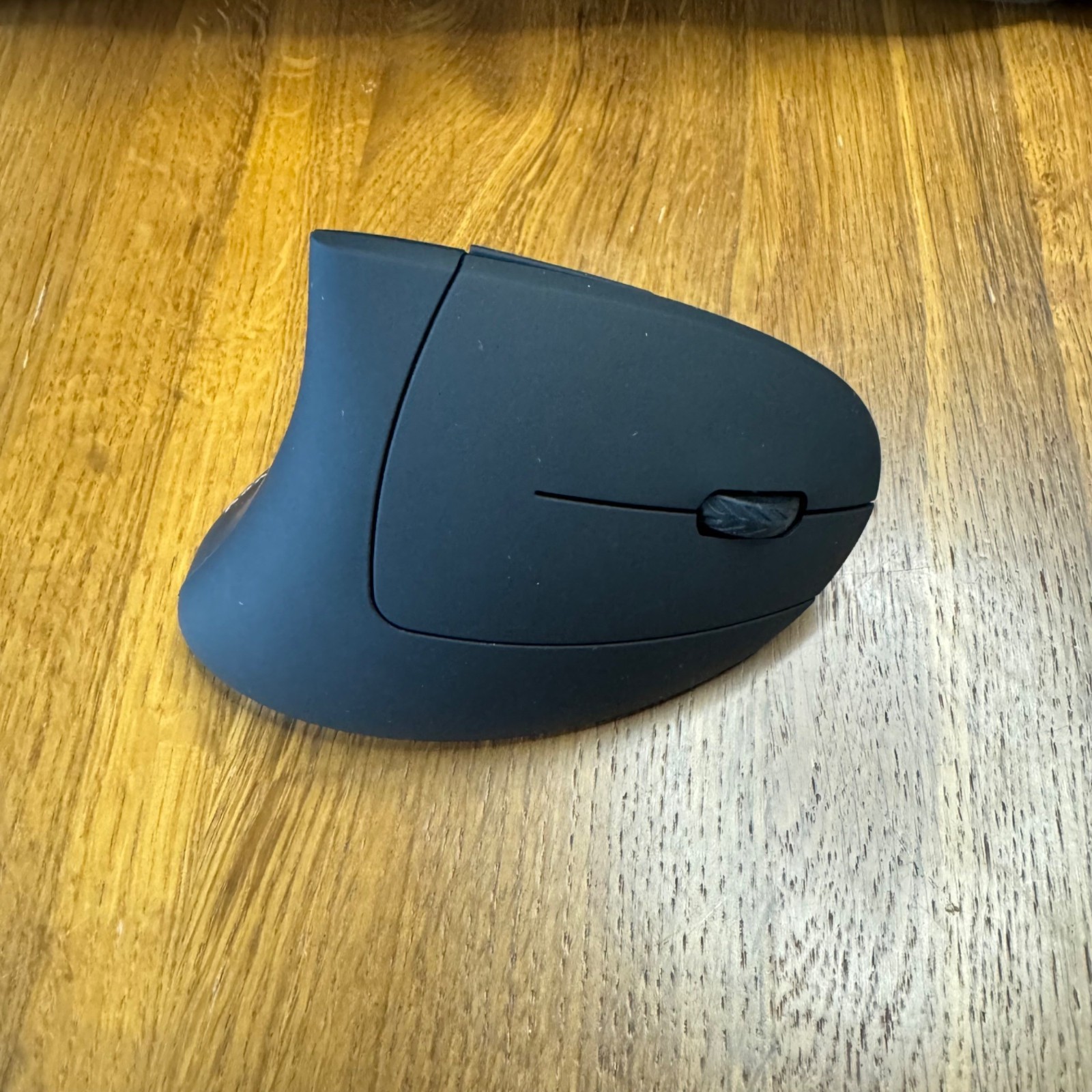 LEVKEY Wireless Ergonomic Mouse 2.4GHz Vertical Mouse Rechargeable Black NEW Box