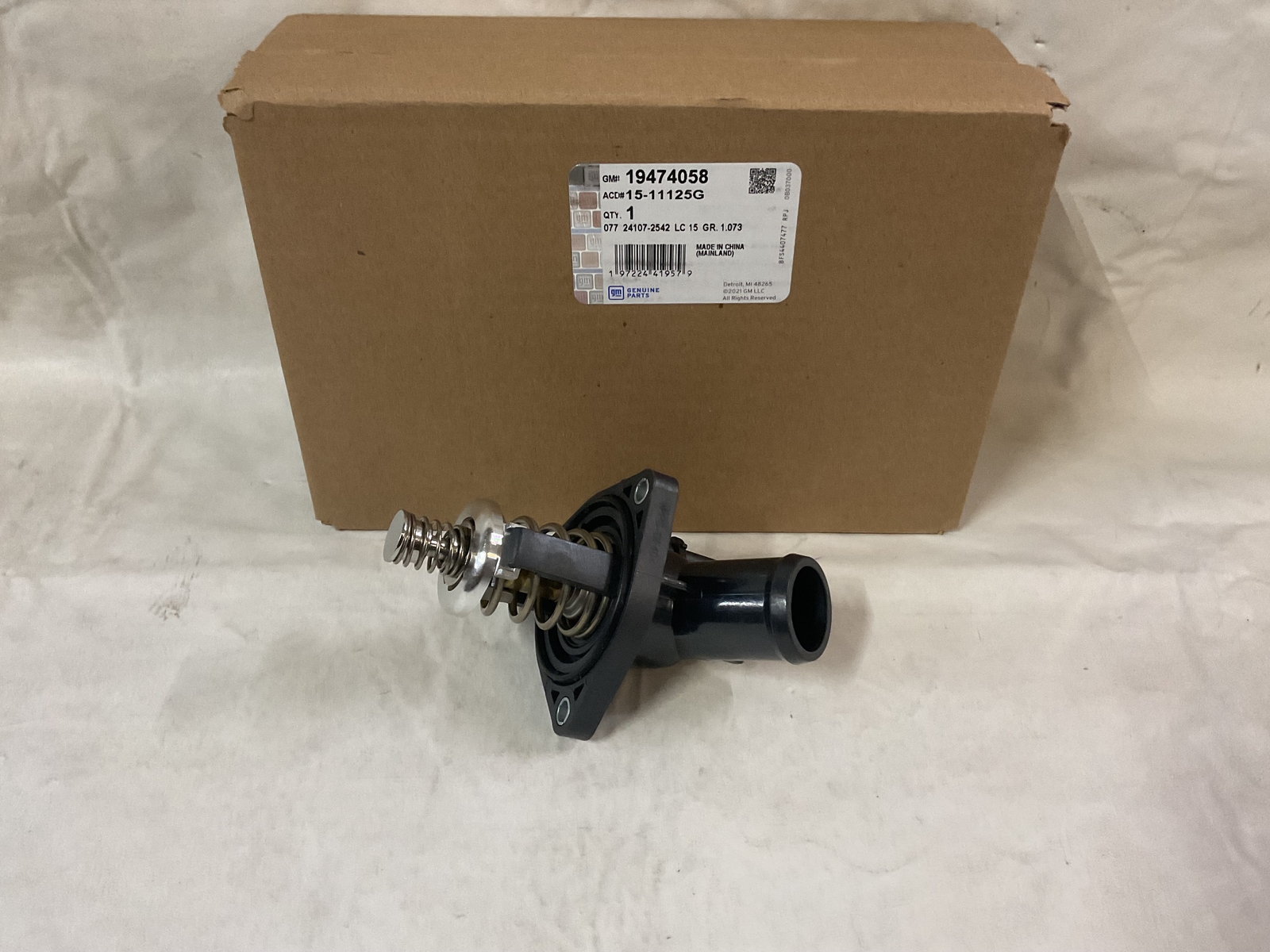 2014-2020 SILVERADO SIERRA 5.3 6.2 THERMOSTAT NEW GM 3  19474058