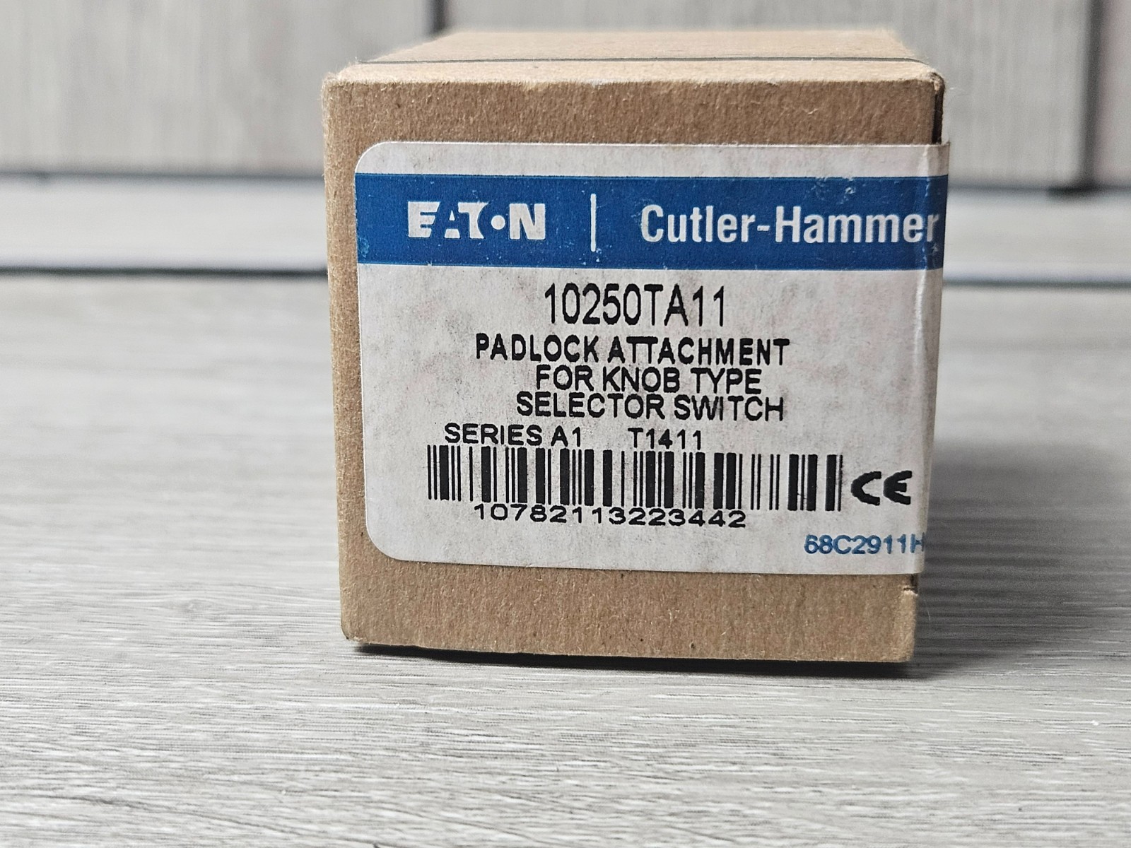 Eaton 10520TA11 - Padlock Attachment for Knob type Selector switch