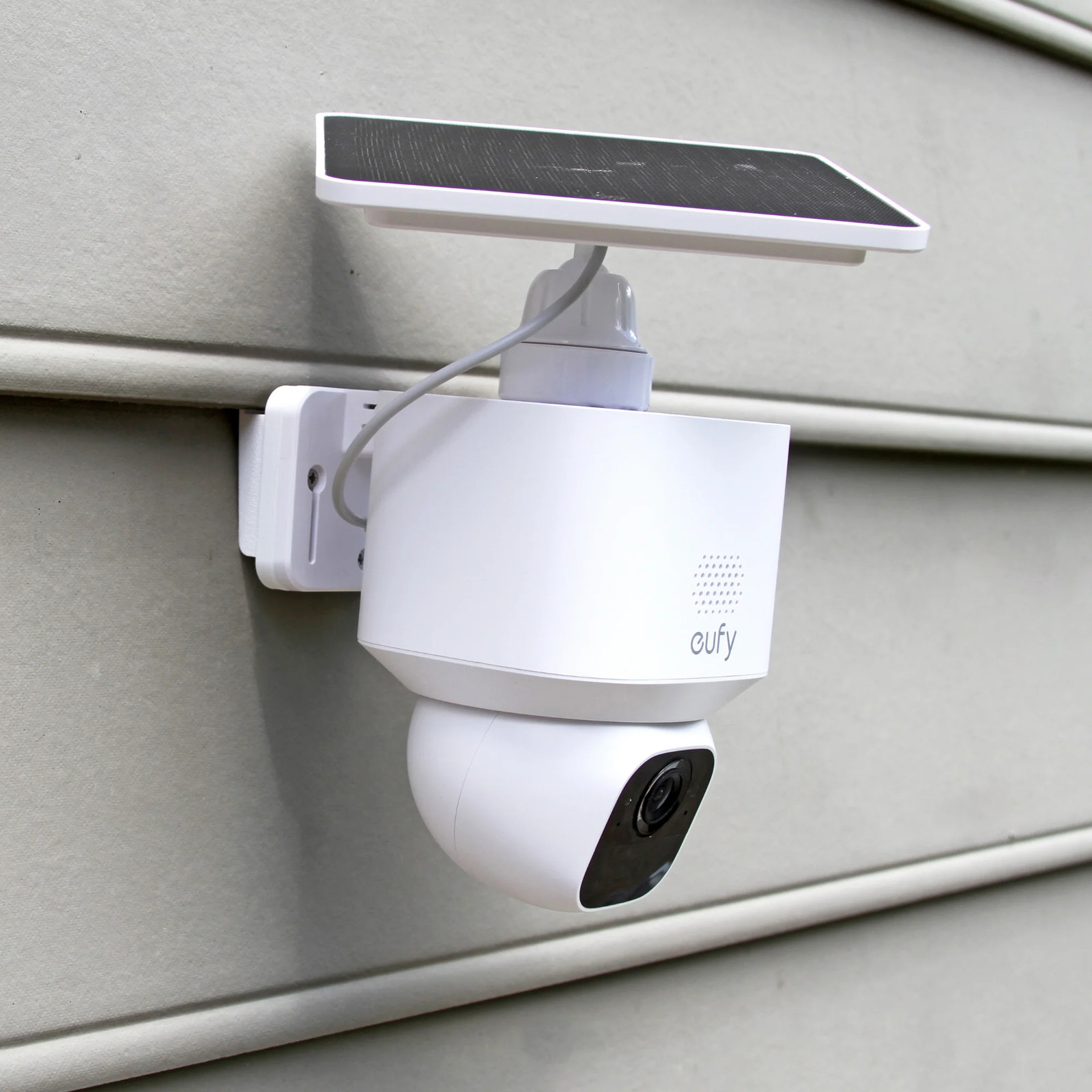 eufy SoloCam Siding Clip - Dutch Lap, Traditional, or Plank Siding