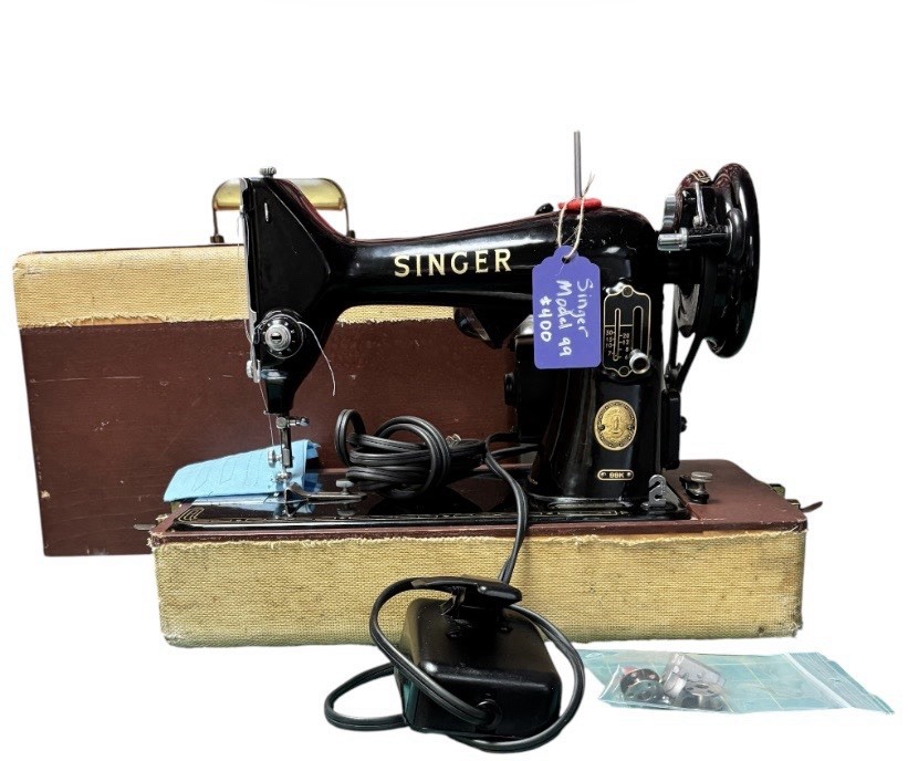 Vintage 1957 Singer Model 99K Sewing Machine W/ Case (Serviced)