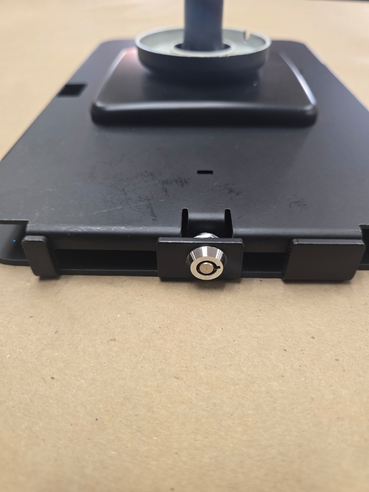 IPAD HOLDER COMPULOCKS W/ADJUSTIBLE ARM. NO KEY TO THE LOCKS!