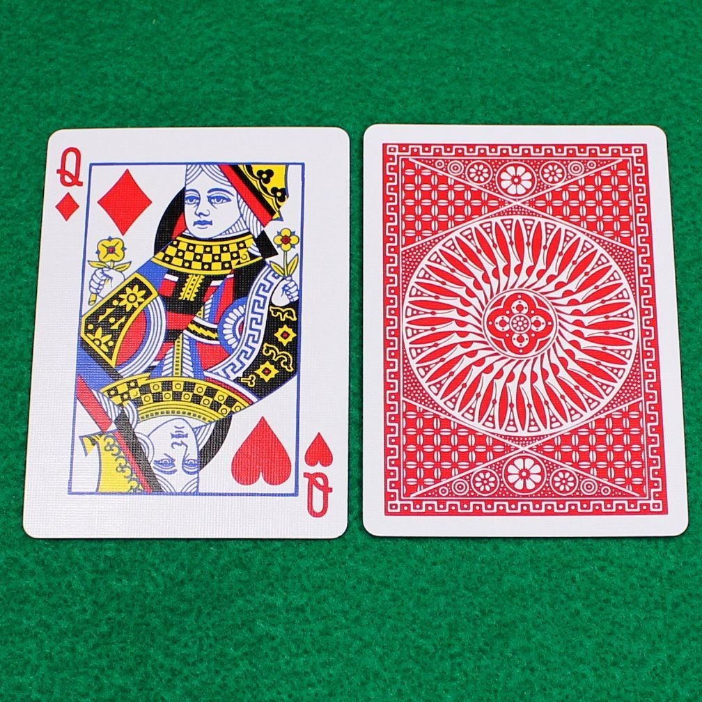 Queen of Diamonds / Hearts, Half Diagonal, Tally-Ho Red Circle Back, Gaff Card