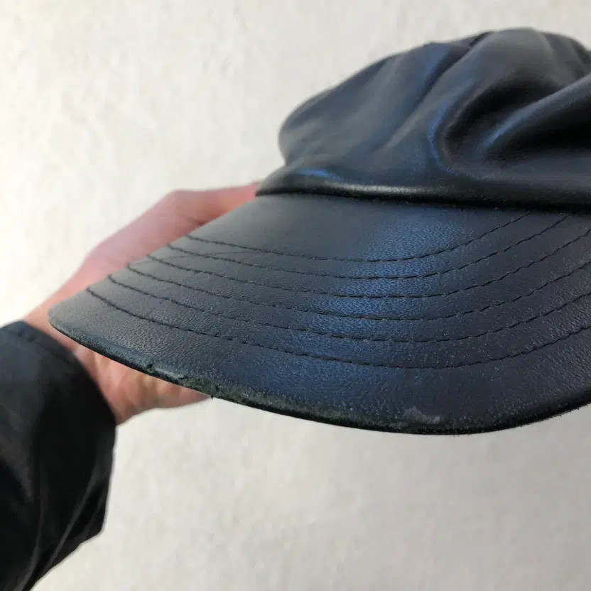 Ozzie Kangjin Young Dark Shadow Leather Baseball Cap