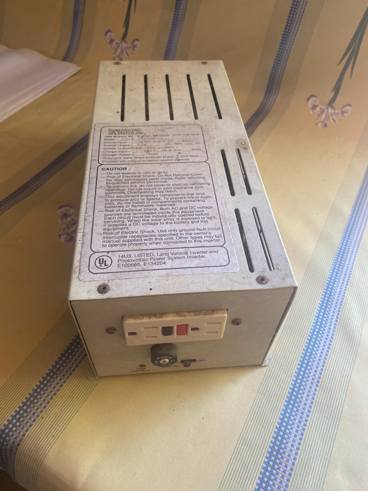 Dimensions Unlimited DU12-400T Land Vehicle Photovoltaic Power Inverter 400W