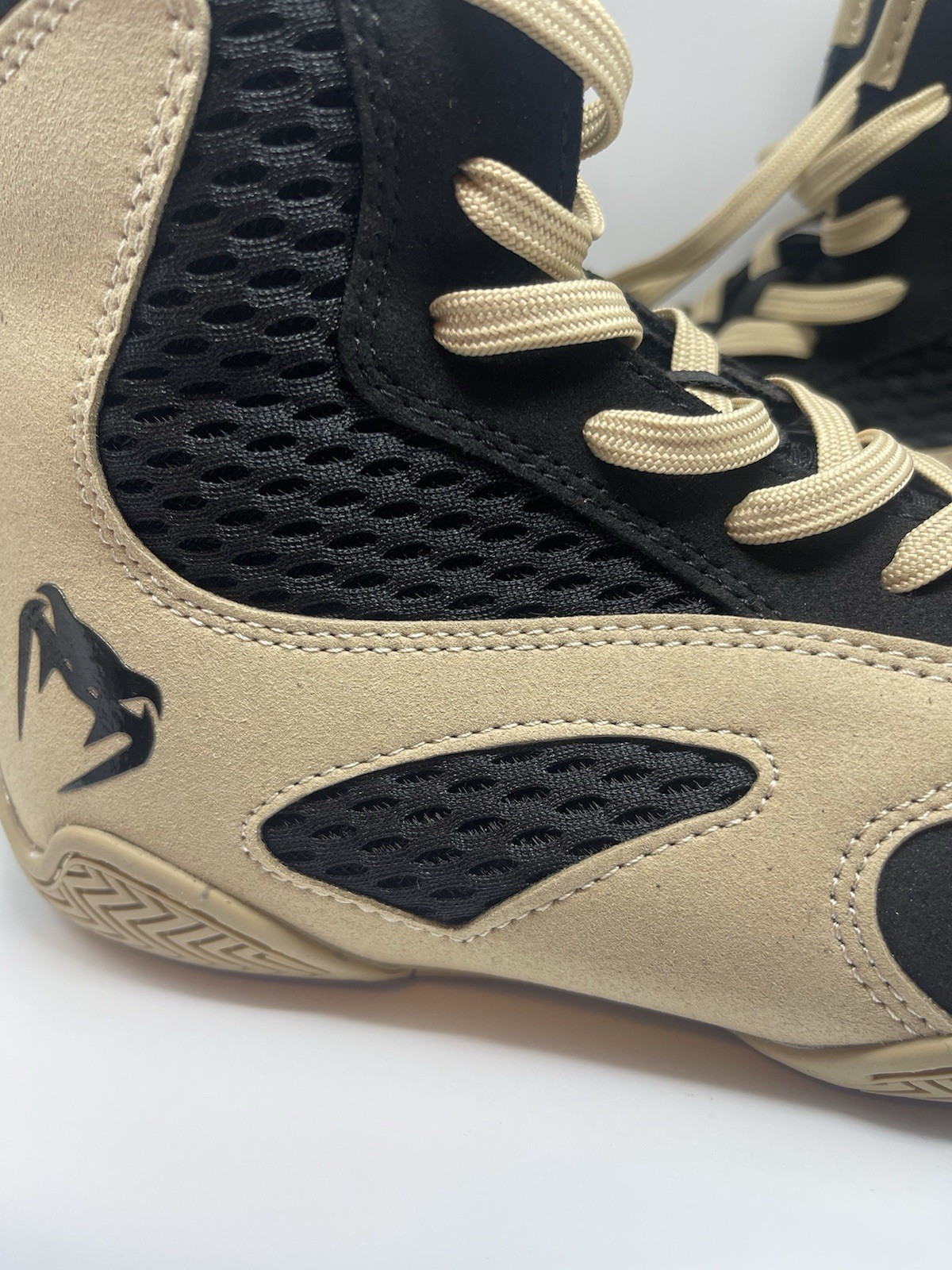 Venum Contender Boxing Shoes in Black/Sand Size : 8.5 Women 7 Men EU 39