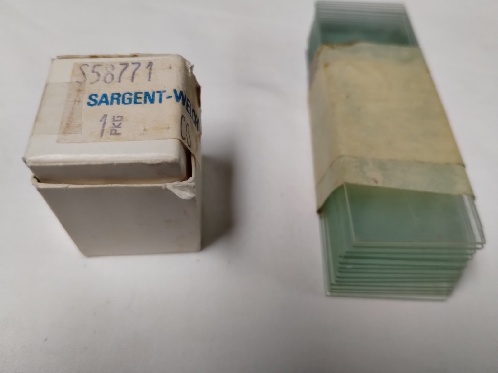 14 - Microscope Slides & 100 Plastic Cover Slips For A Science Lab or Hobbyists