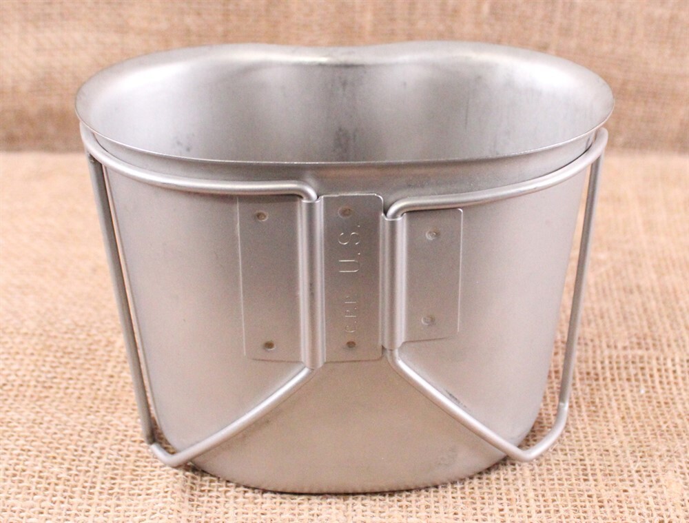 9019 - Cup, for 1 Quart Military Canteen, Wire Bale Handles - C.P.P. no date
