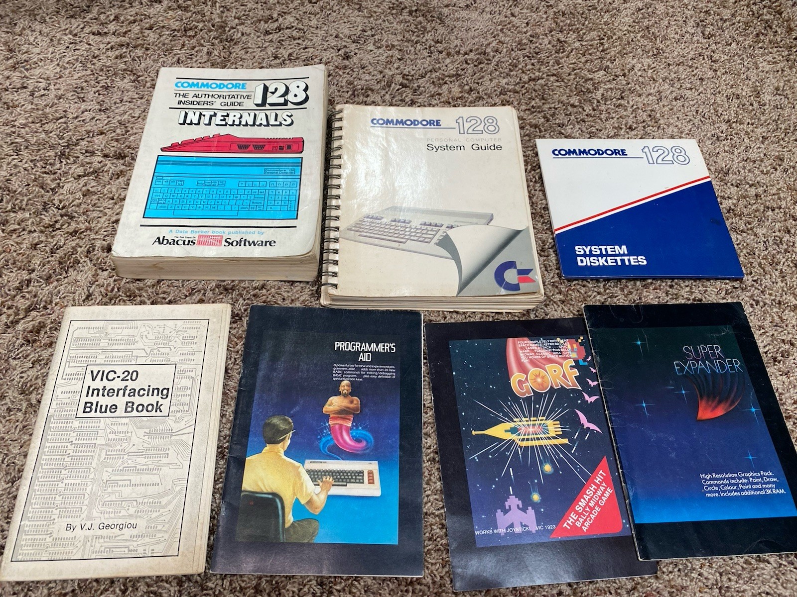 Vintage Commodore 128 Guides,Disk Set, VIC-20 Booklets