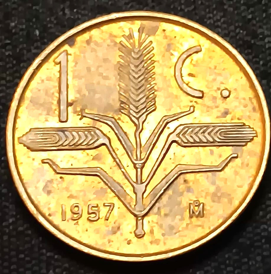 Mexico  1957 OM MEXICAN 1 ONE CENTAVO COIN brass Mexican coat of arms..