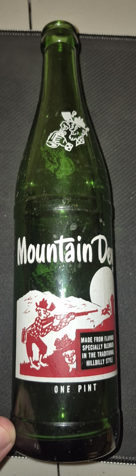 Early Mountain Dew Hillbilly Soda Bottle 16 Oz. 1 Pint 1965