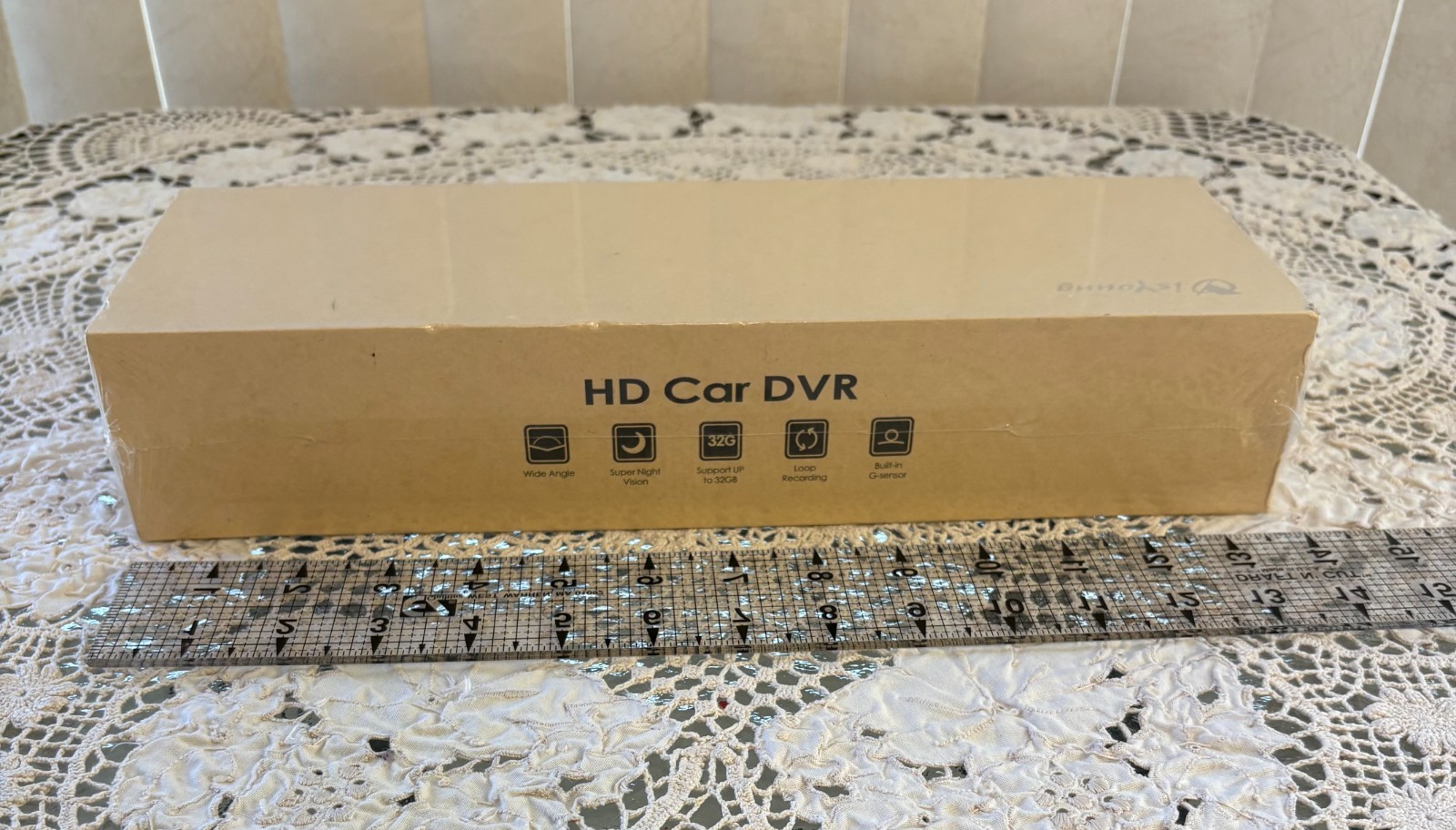 Is Young 720P HD Car     DVD1.8 14X5X3