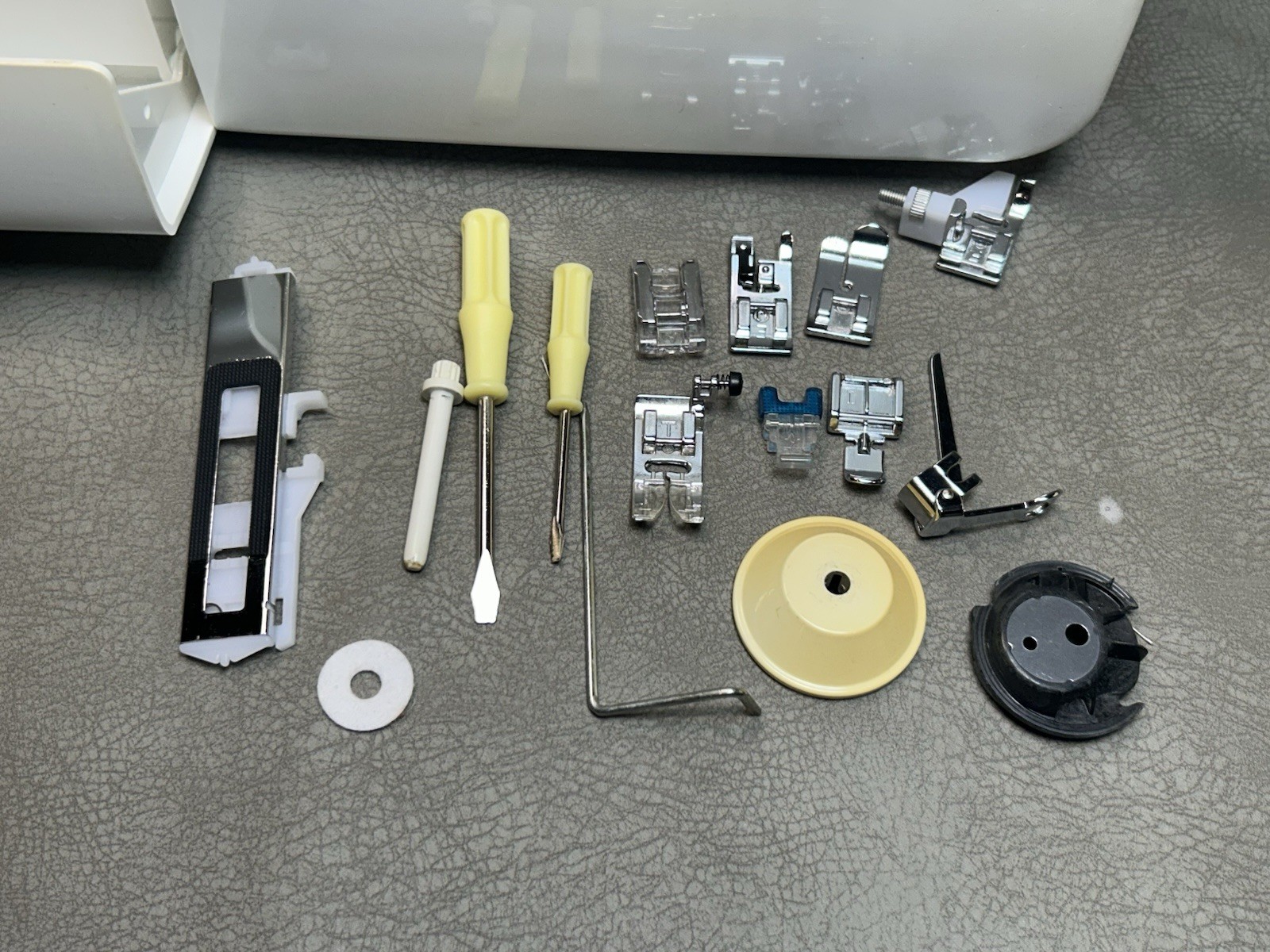 Husqvarna Huskystar C20 Sewing Machine