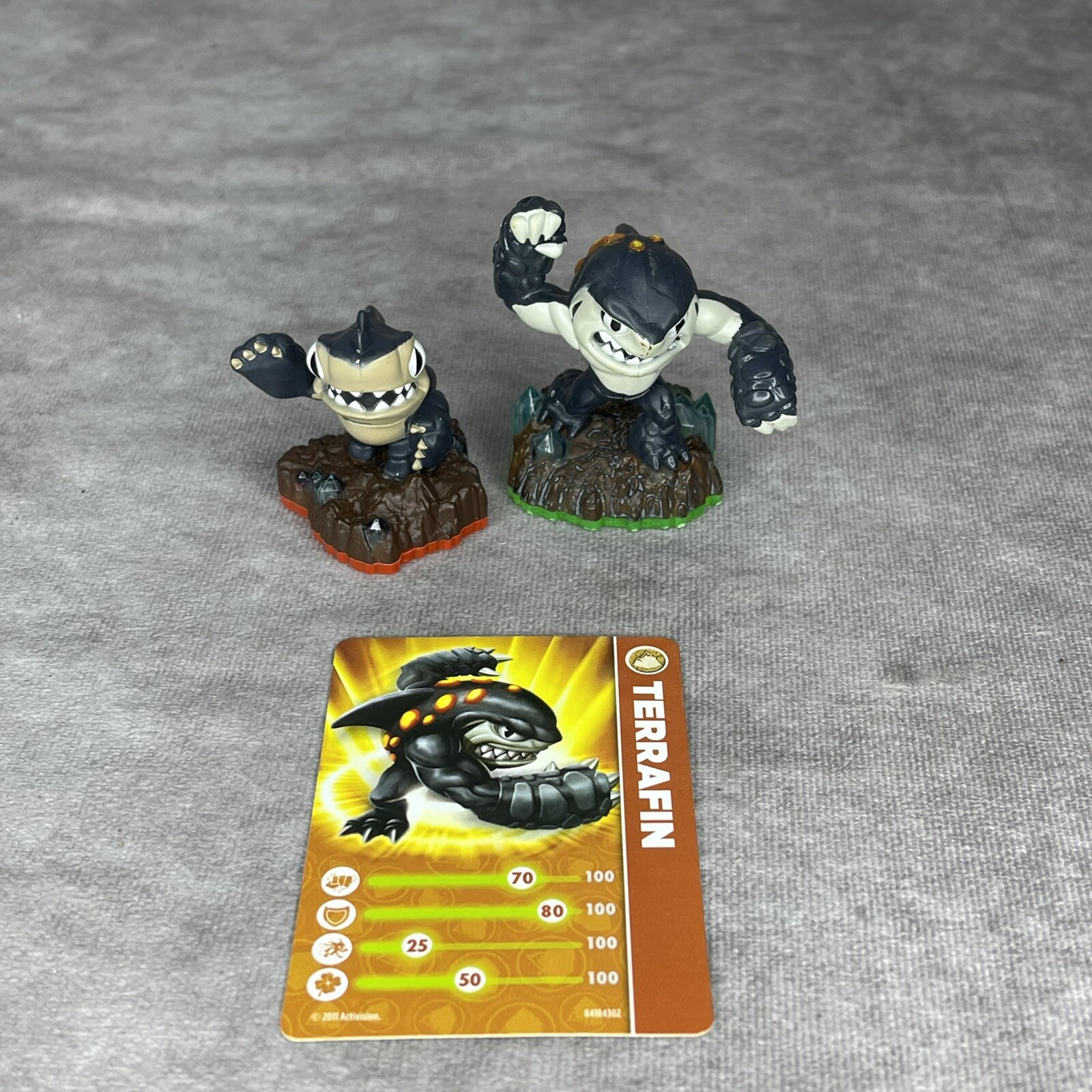 Skylanders Spyro's Adventure Terrafin terrabite lot of 2 with card