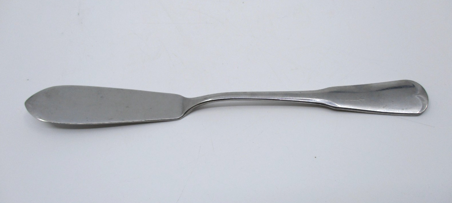 ONEIDA STAINLESS PLYMOUTH ROCK MASTER BUTTER KNIFE - 6 1/2" 03G