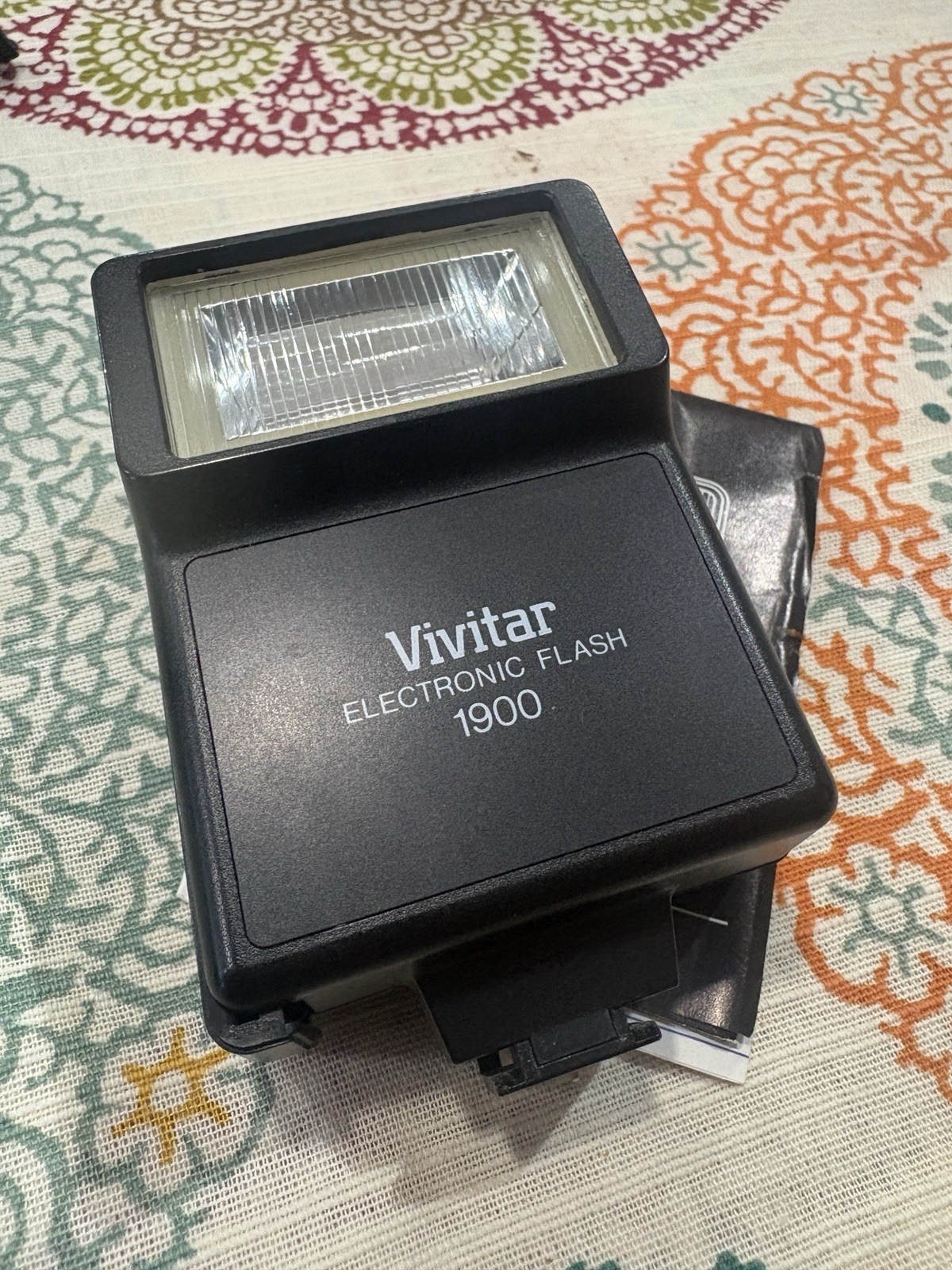 80’sVivitar 1900 Shoe Mount Hot Shoe Xenon Flash for Film, DSLR, Digital Cameras
