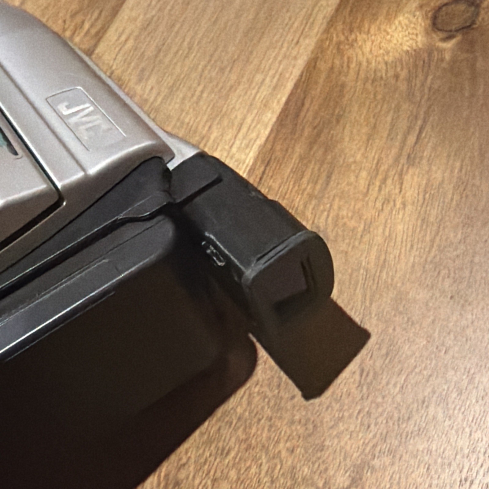JVC COMPACT VHS CAMCORDER MODEL GR-SXM38U