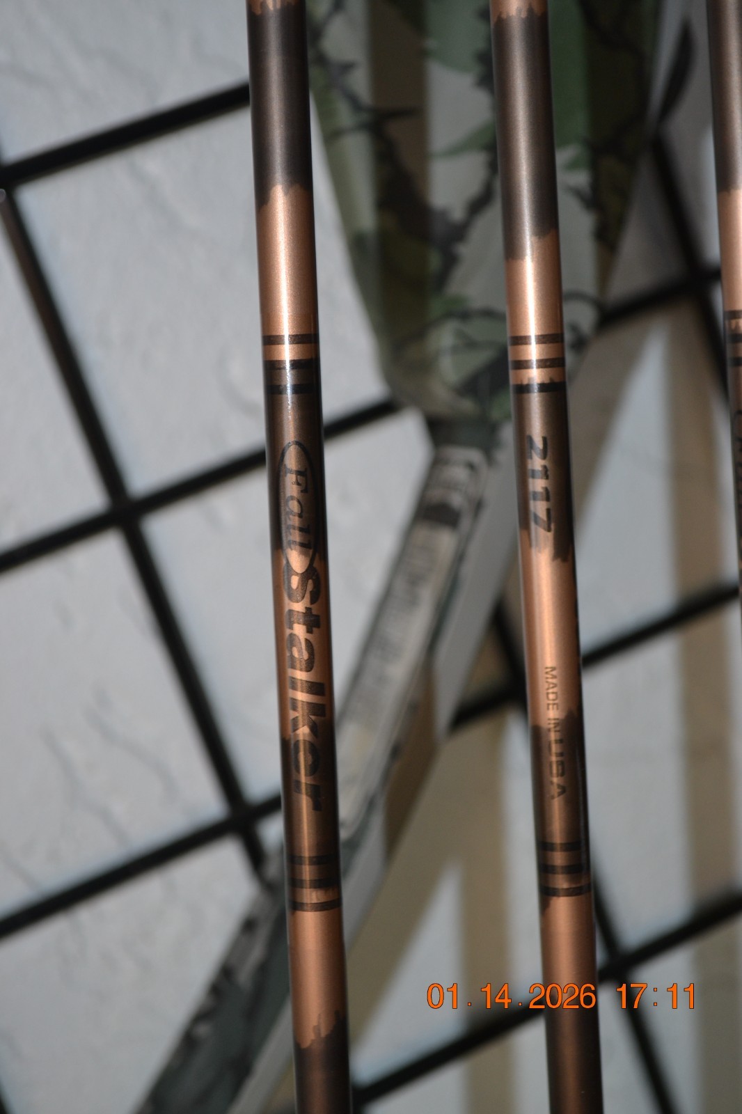 Vintage Darton Compound Bow. Right Hand. Excellent condition with arrows