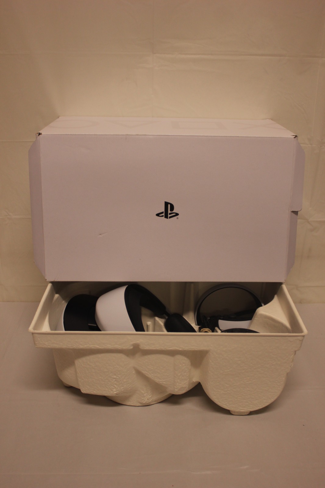 Sony PlayStation 5 PS5 Virtual Reality VR2 Headset White/Black D4