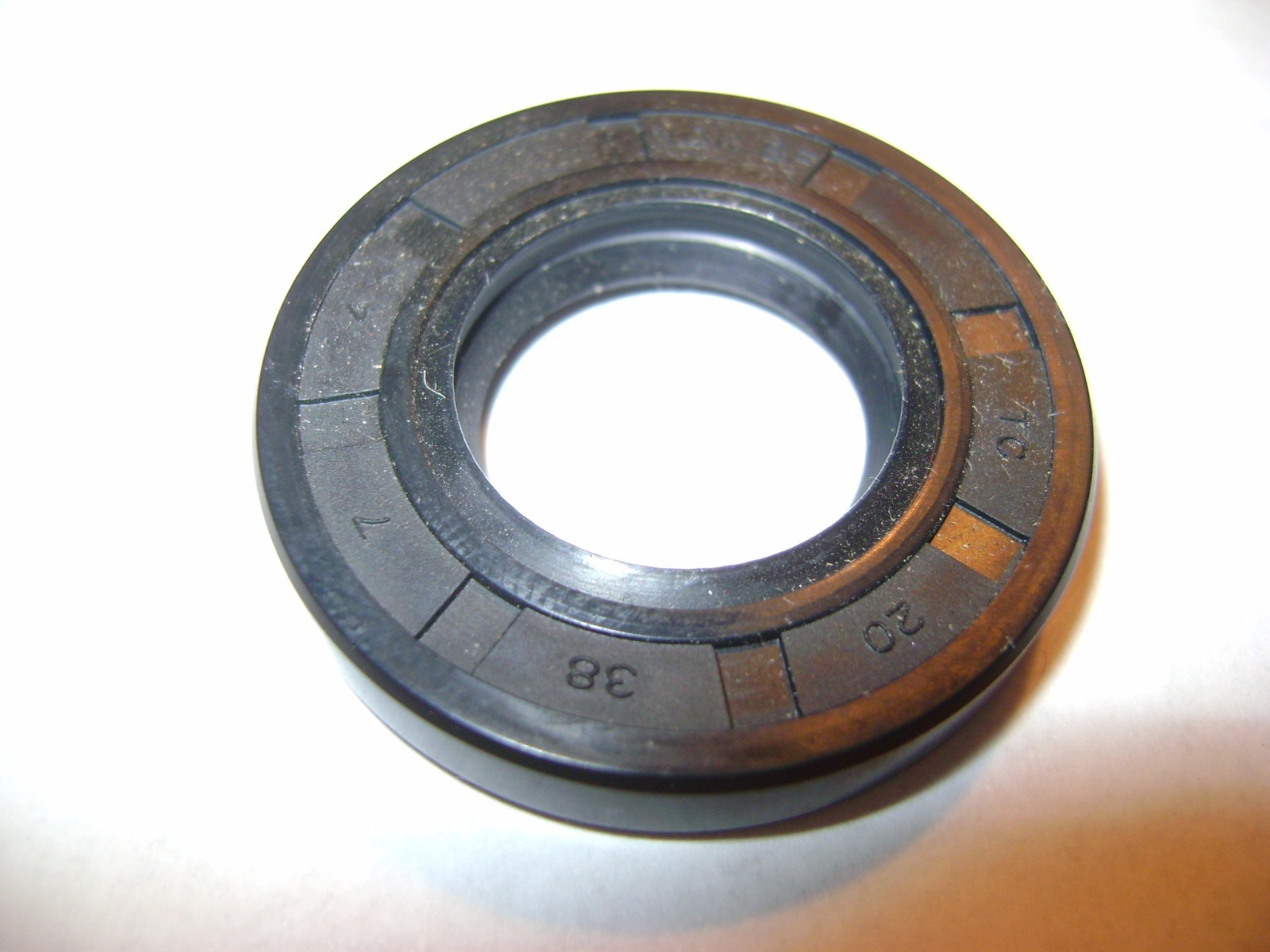 NEW TC 20X38X7 DOUBLE LIPS METRIC OIL / DUST SEAL 20mm X 38mm X 7mm