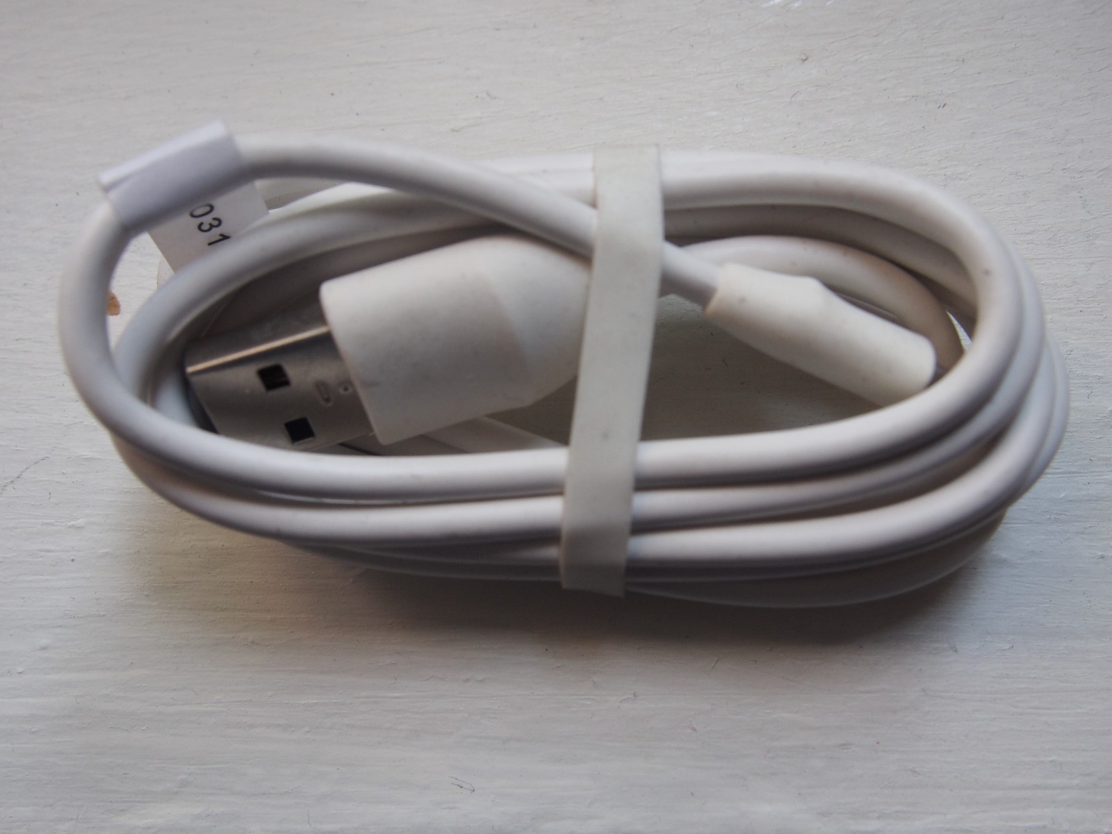 Original HTC T-Mobile myTouch 3G USB Cable (White) 73H00316-00M