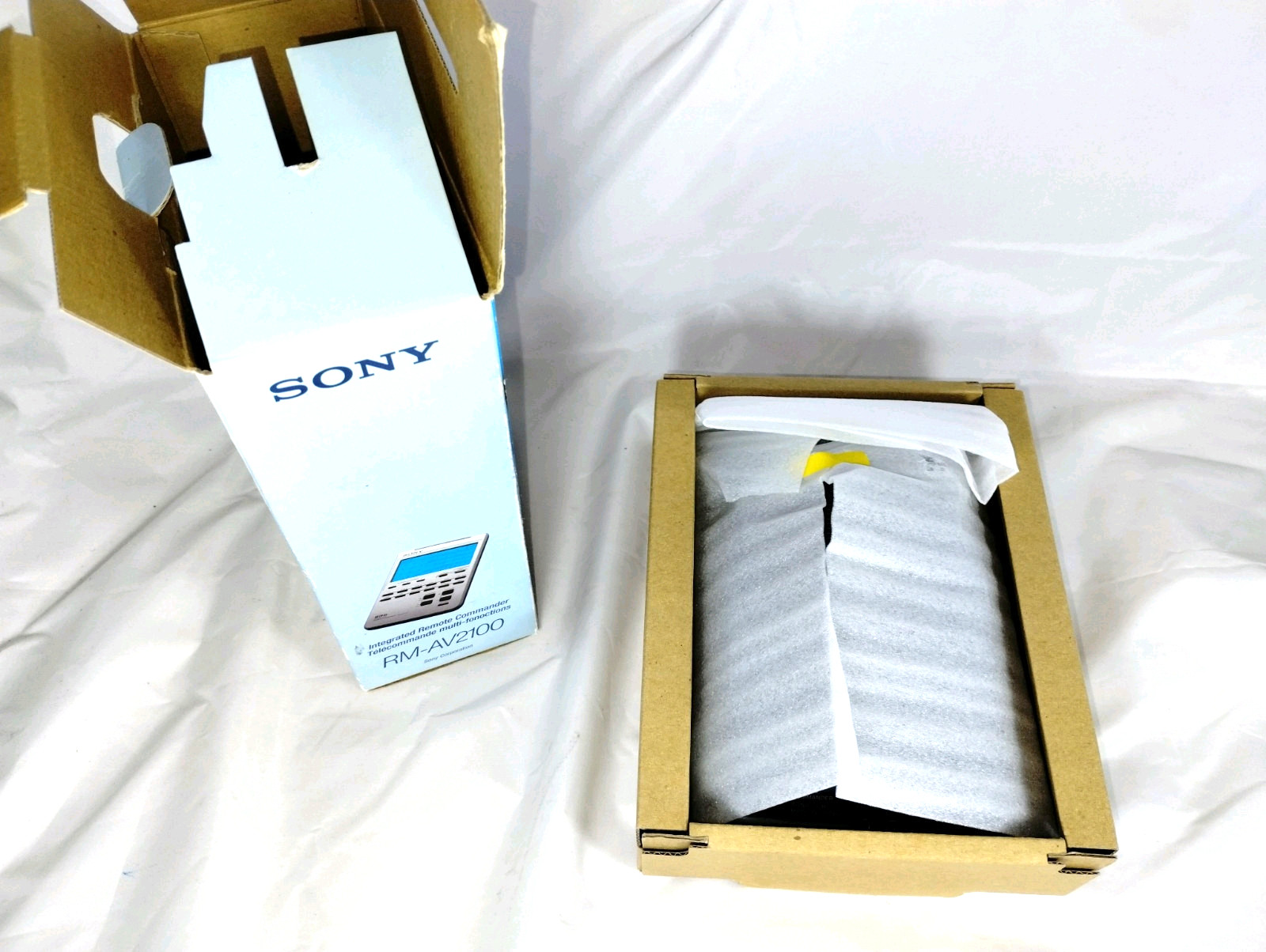 Universal Remote Commander, Sony RM-AV2100, Home Theater System Remote, Working