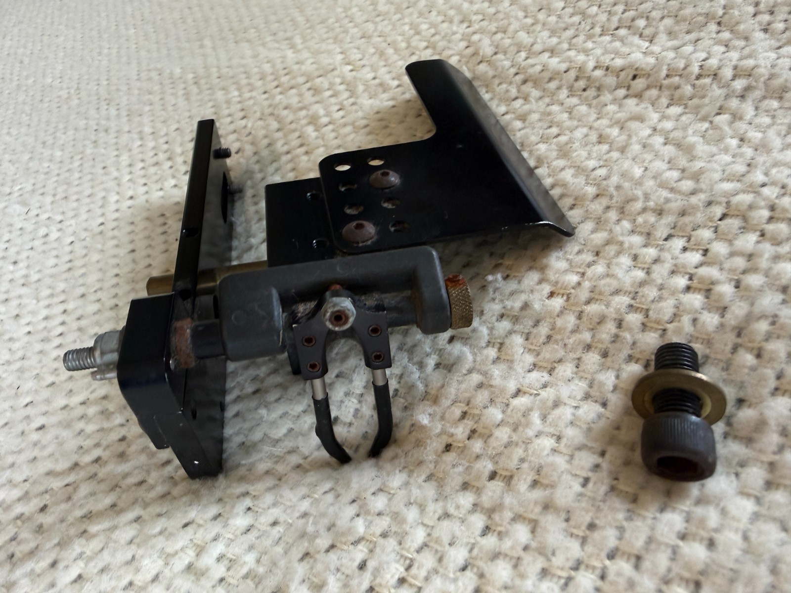Vintage Dual Prong Overdraw Rest