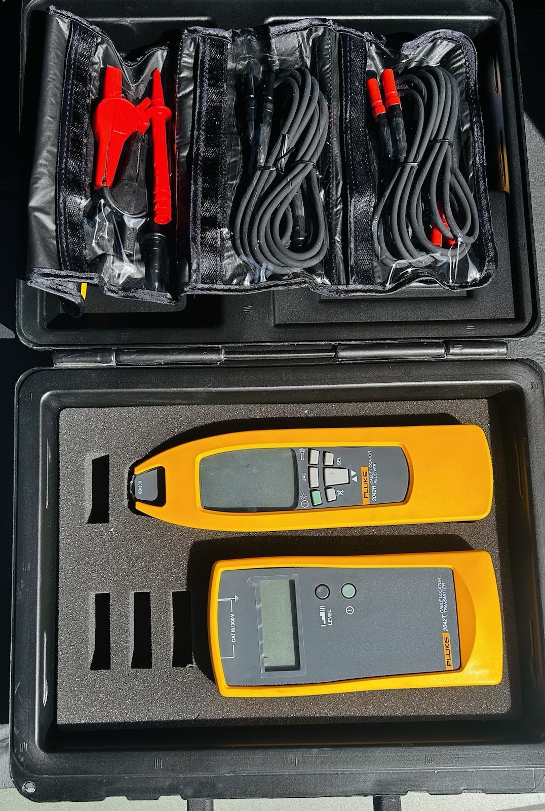 Fluke 2042 Cable Locator with Receiver 2042R Tramsmitter 2042T