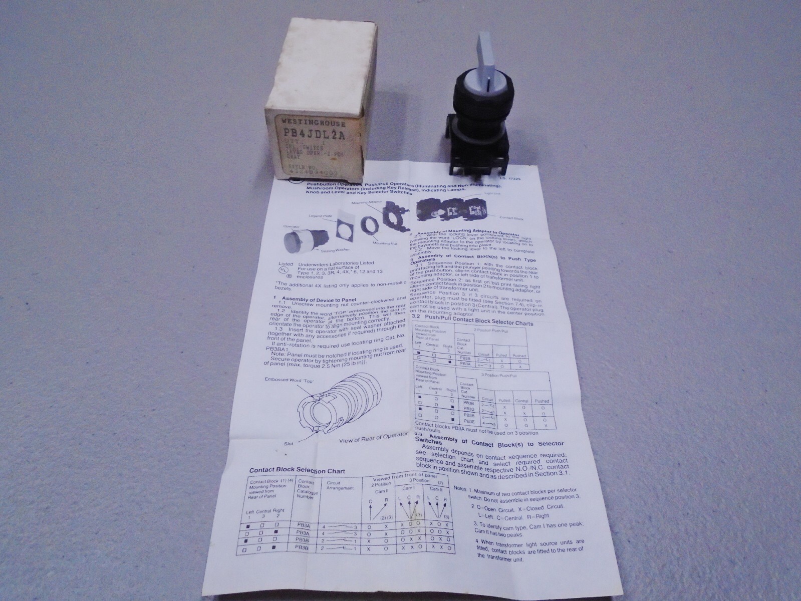 NEW Westinghouse PB4JDL2A Operator Selector Switch Lever Gray 2 Position