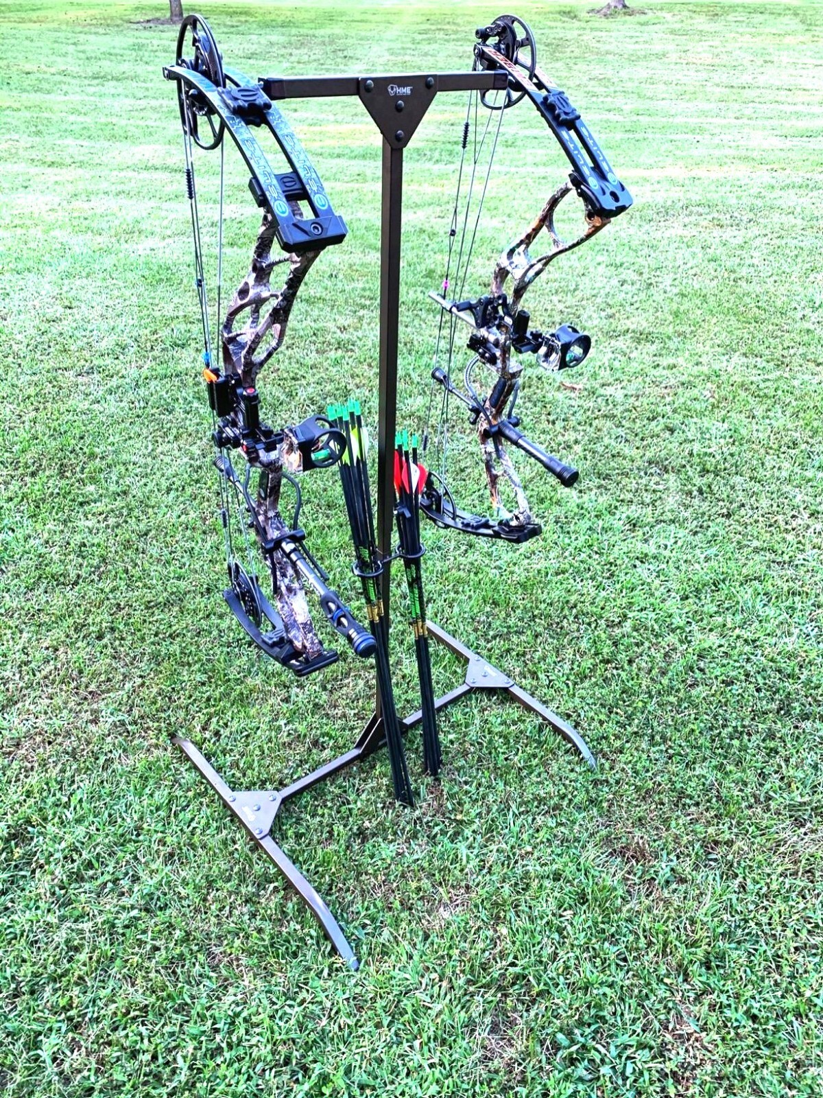 Archer's Bow Stand Hanger & Arrow Holder Indoor Outdoor Archery Hunting Practice