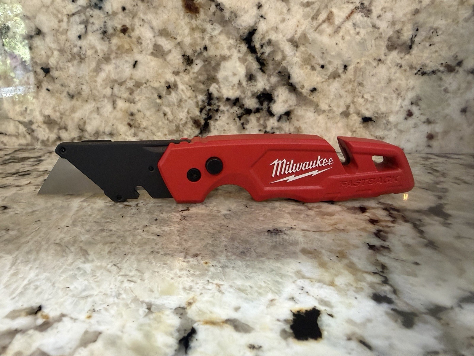 Milwaukee 48-22-1501 FASTBACK Folding Utility Knife, Steel Blade, Red/Black