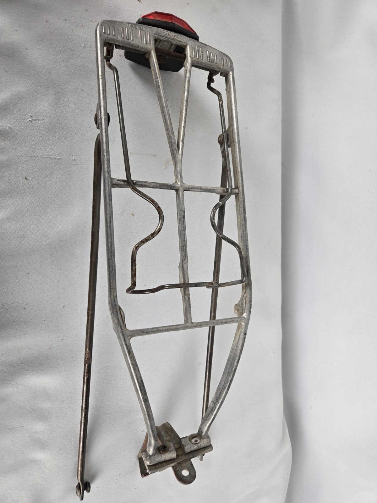 VINTAGE RAT TRAP ALUMINUM BIKE REAR RACK Made In Taiwan