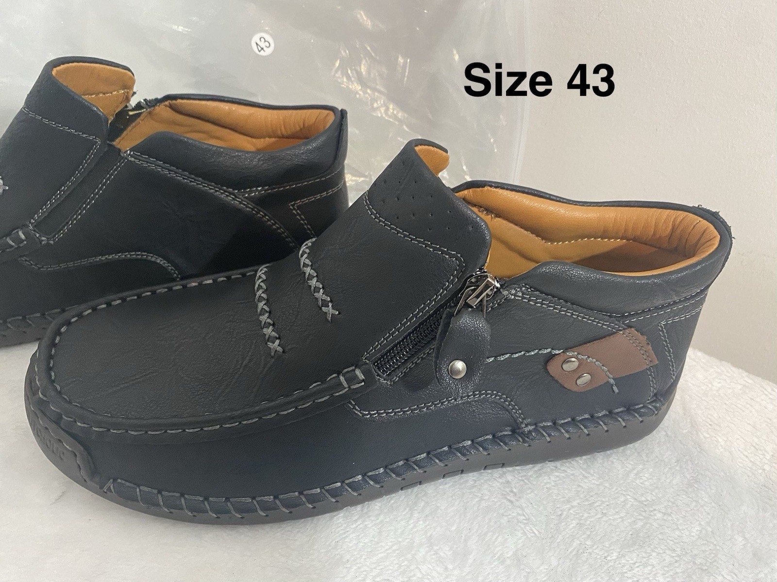 Men's 100% Caoutchouc loafers casual Leather Shoes (Size 43) Brown Or Black NWOT