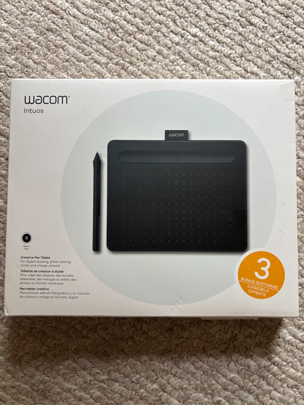 Wacom Intuos Graphics Tablet - Black with bonus software, never used