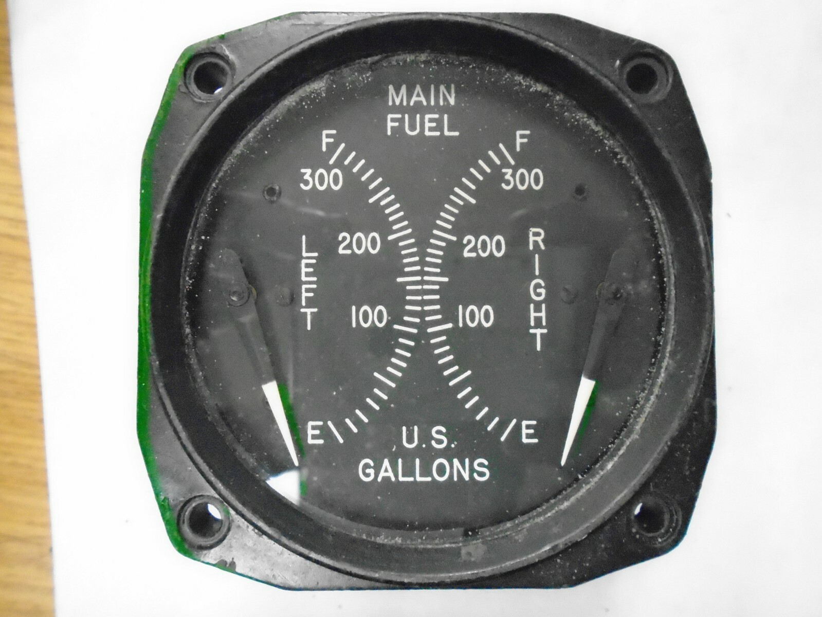 General Electric Dual Fuel Quantity Indicator P/N: 8DJ20AAC1