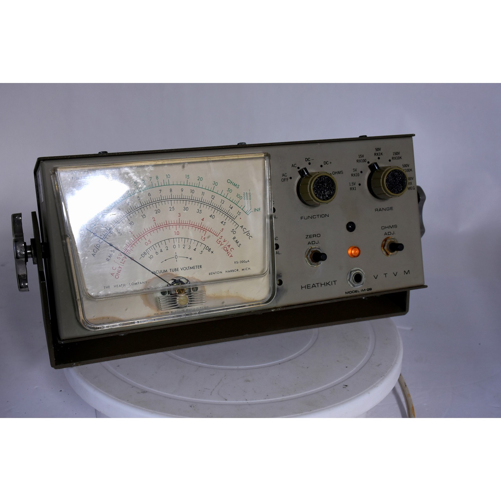 Heathkit IM-28 VTVM Vacuum Tube Voltmeter, With Bracket Powers On Needle Swings