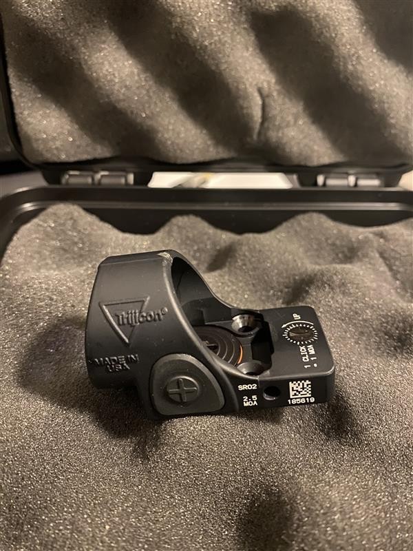 Trijicon SRO2-C-2500002 Adjustable LED Reflex Sight 2.5 MOA Red Dot - Black