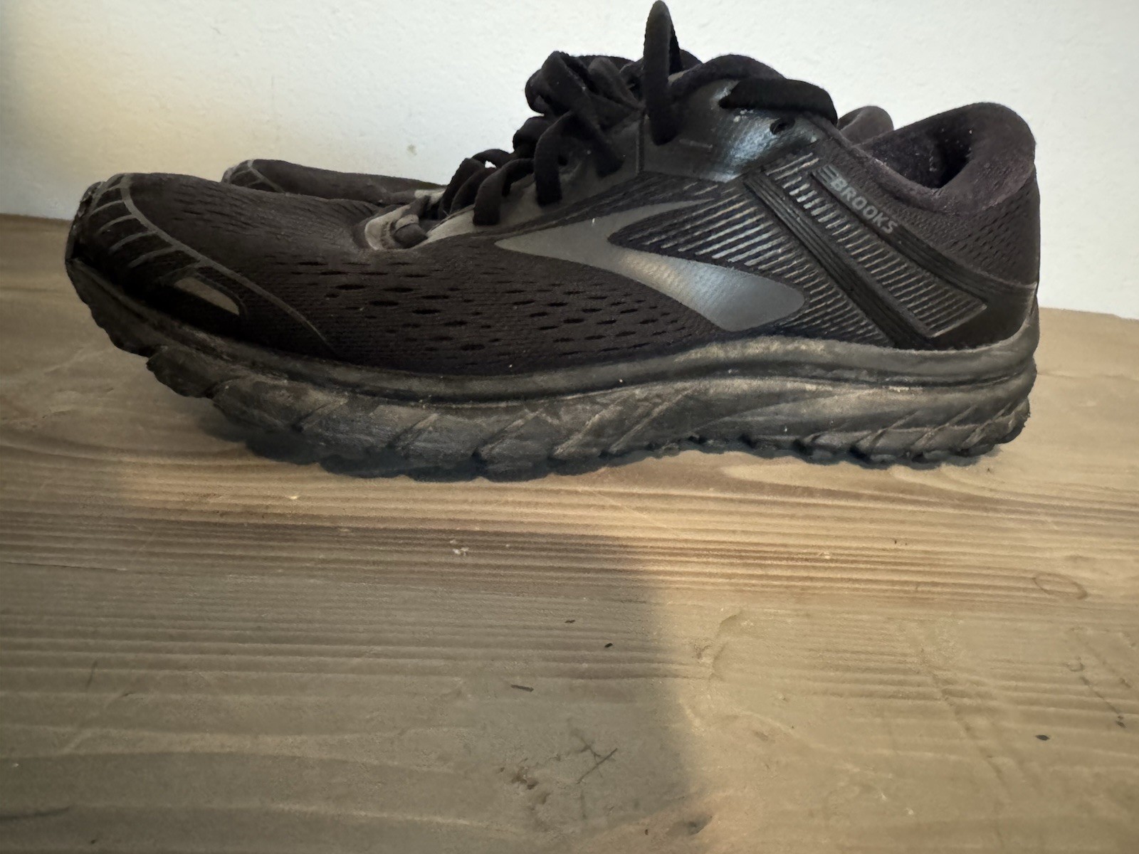 Brooks Adrenaline GTS Black Mesh Running Shoes Breathable Low Top 9.5 W