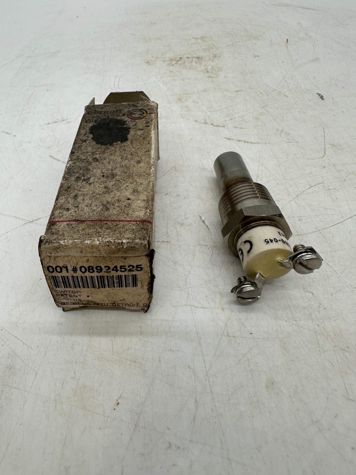 Detroit Diesel 08924525 Fenwal 08-819000-045 Switch (Open Box)