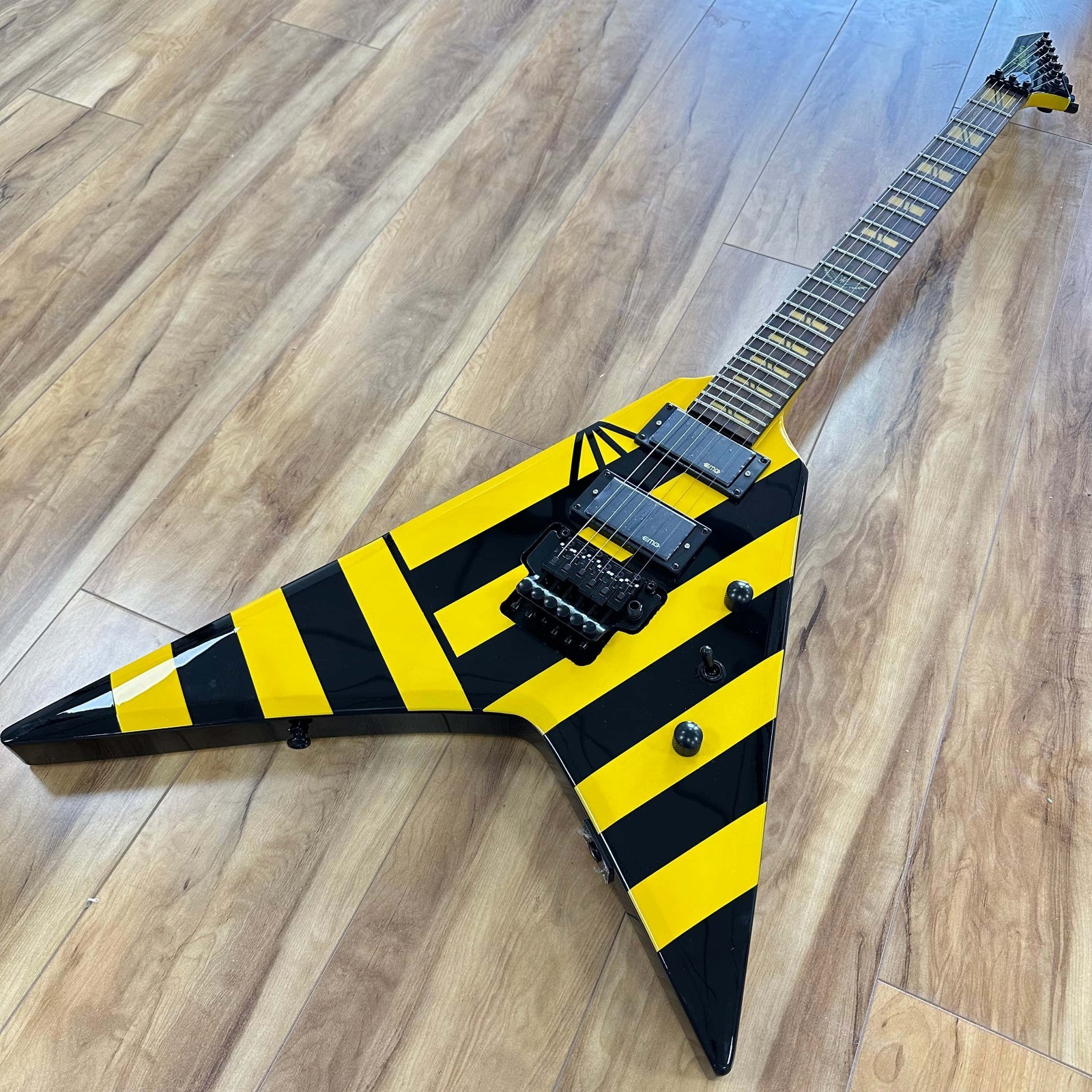 Parallaxe V260FR Michael Sweet Style "Hazard Warning" Electric Guitar Ship US