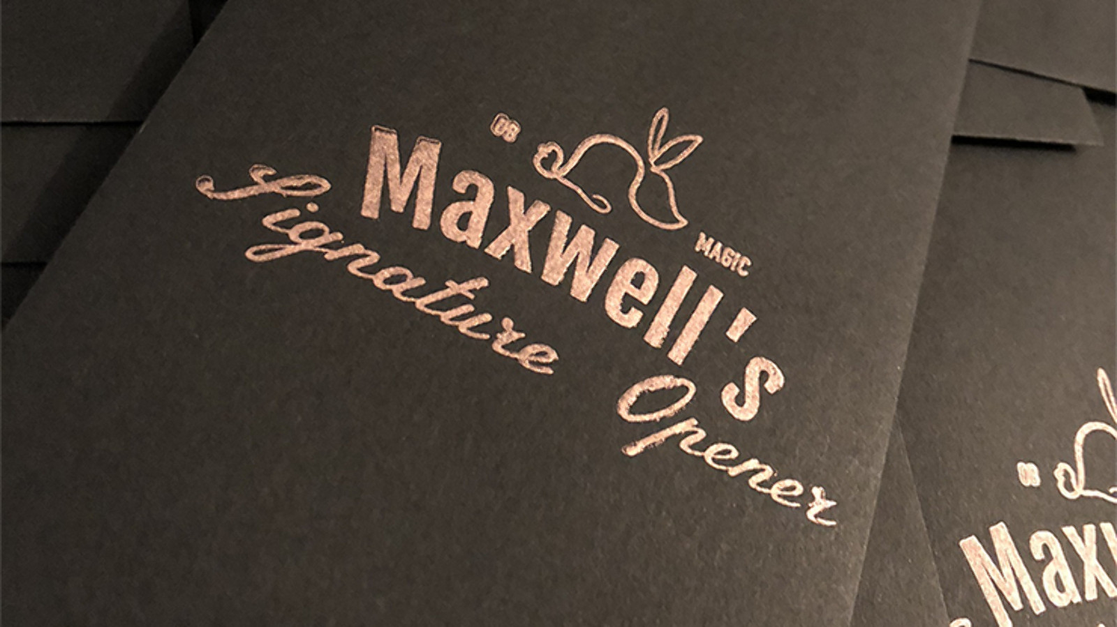 ARCH-Maxwell's Signature Opener (Gimmicks and Online Instructions) by The Other