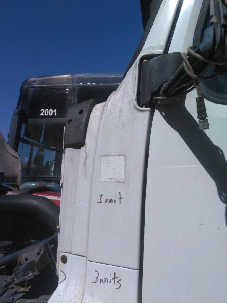 For 2000 VOLVO VNL COWL Left ,  GA