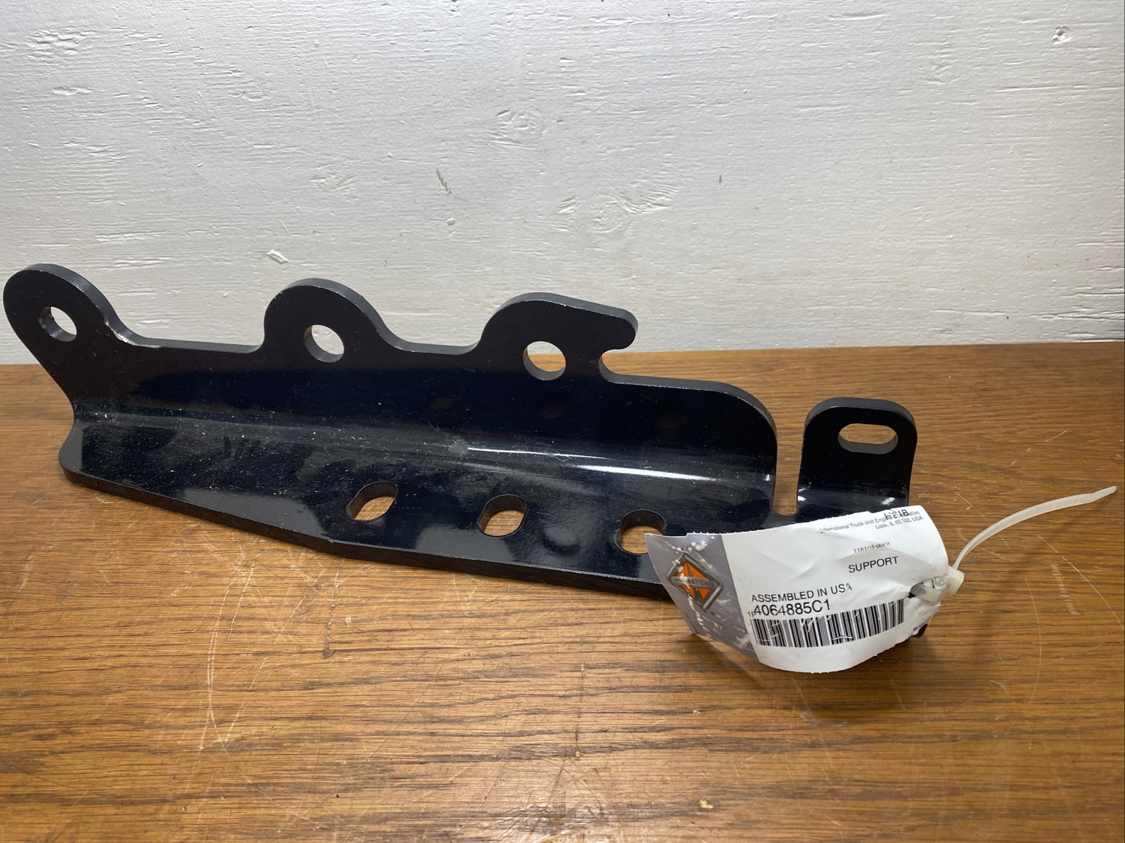 4064885C1 SUPPORT, FR, DEF TANK /CROSSBRACE