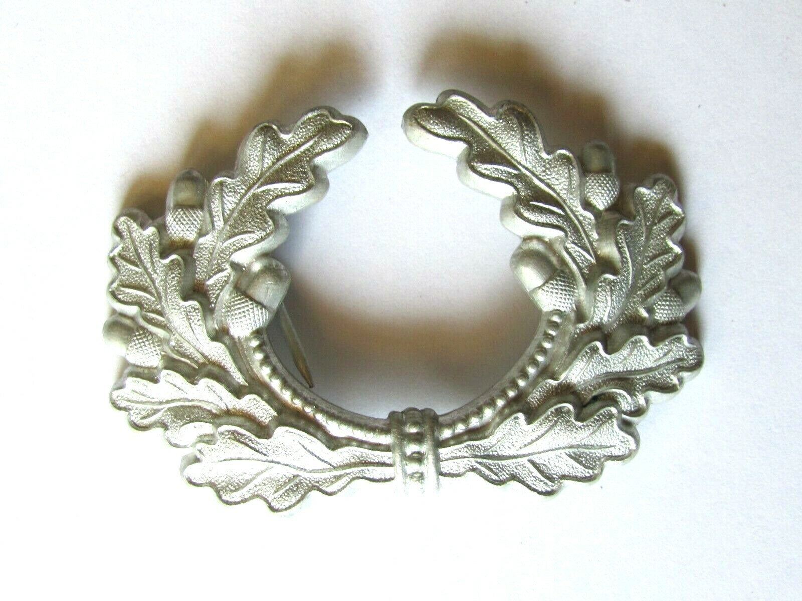 ORIGINAL WWII GERMAN OFFICER VISOR CAP HAT OAK LEAVE BADGE L37 E.SCH. 2 1/2"