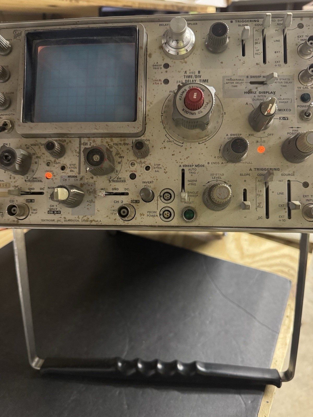 Tektronix 454A 2 Channel Oscilloscope ***Powers On***Untested***