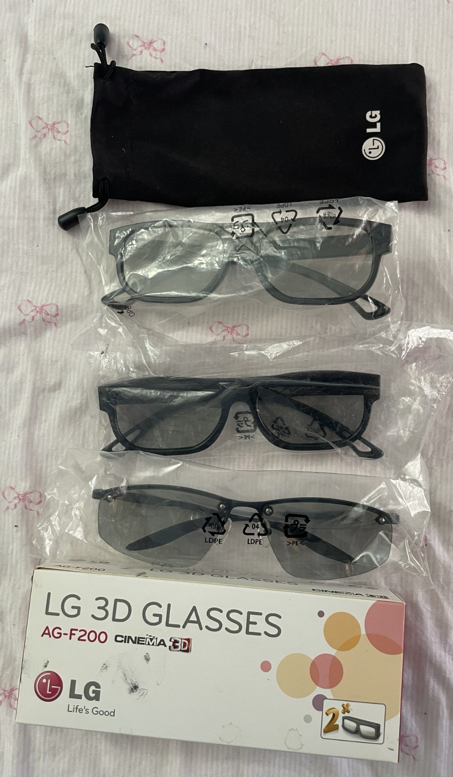 LG 3D Glasses AG-F200 Three Pairs Open Box