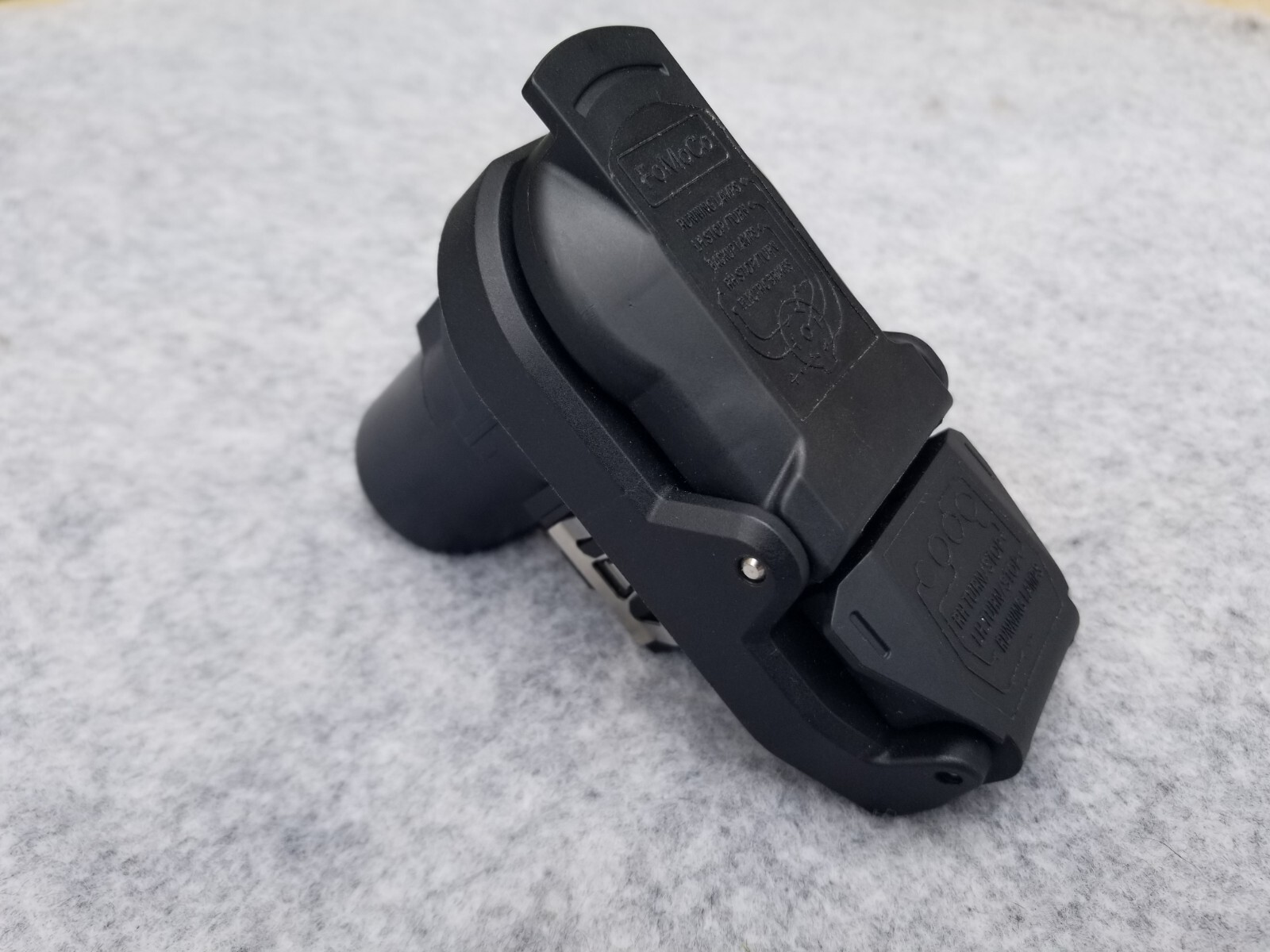 2017 - 2024  Ford Super Duty Trailer plug  7-Blade & 4-Flat Connector Connection