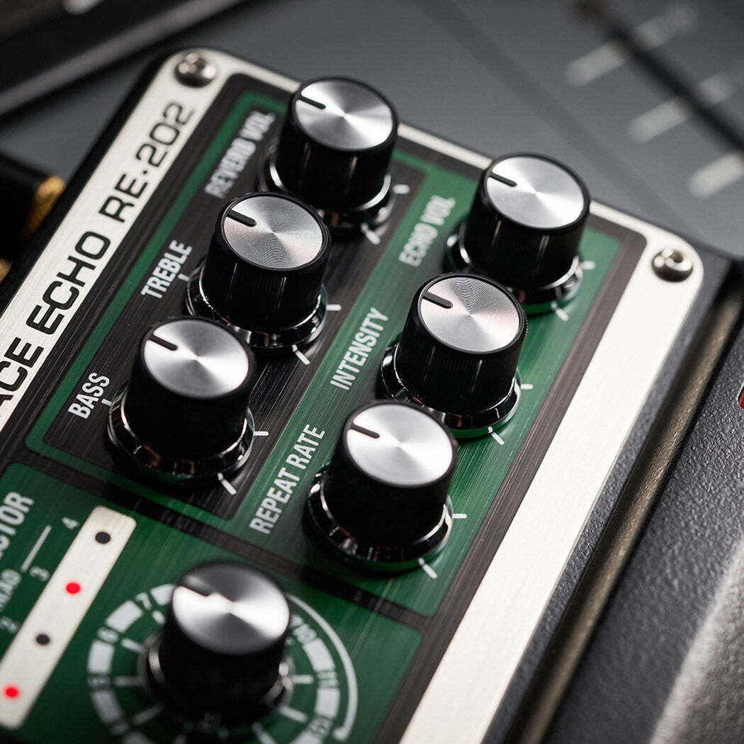 Boss RE-202 Space Echo Delay/Reverb Pedal