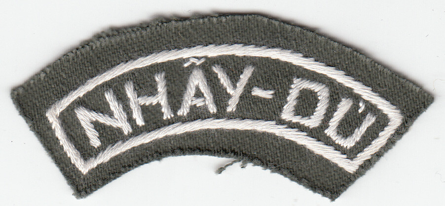 WARTIME ARVN AIRBORNE SHOULDER TAB (565)